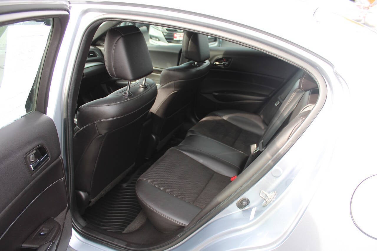 2016 Acura ILX w/Premium w/A SPEC 4dr Sedan and A Package