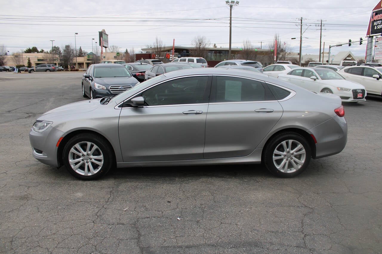 2016 Chrysler 200 Limited 4dr Sedan