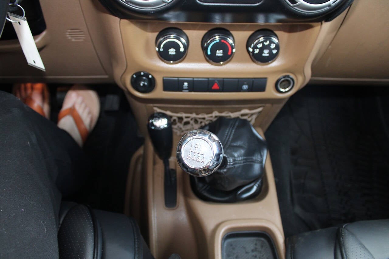 2013 Jeep Wrangler Sahara 4x4 2dr SUV