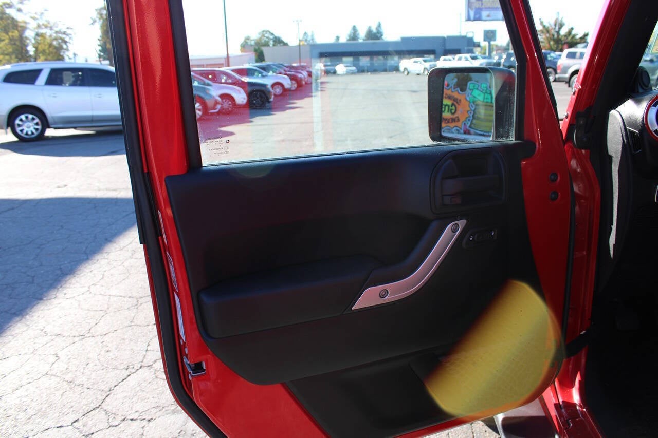 2014 Jeep Wrangler Unlimited Sahara 4x4 4dr SUV