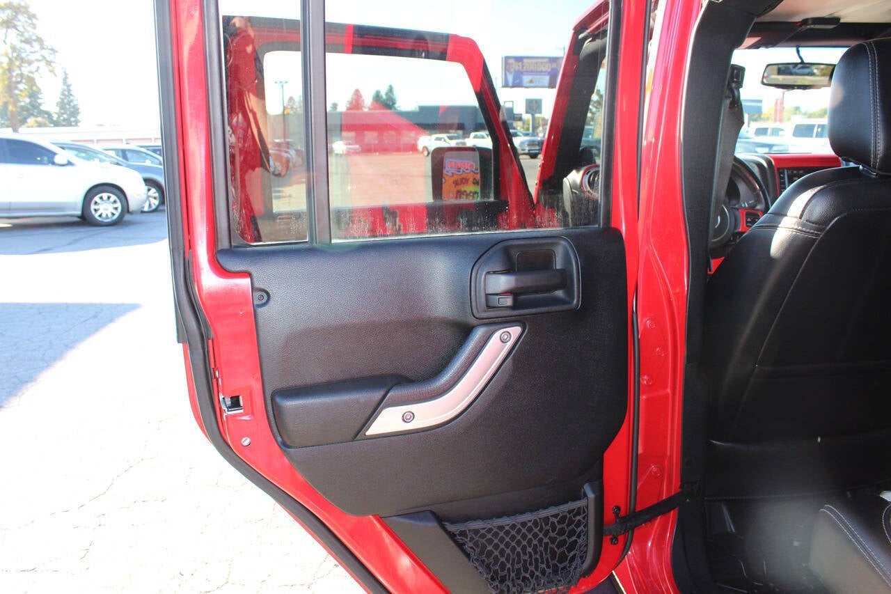 2014 Jeep Wrangler Unlimited Sahara 4x4 4dr SUV