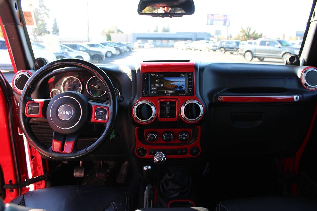 2014 Jeep Wrangler Unlimited Sahara 4x4 4dr SUV