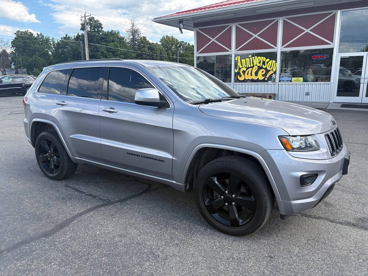 2015 Jeep Grand Cherokee Laredo 4x4 4dr SUV