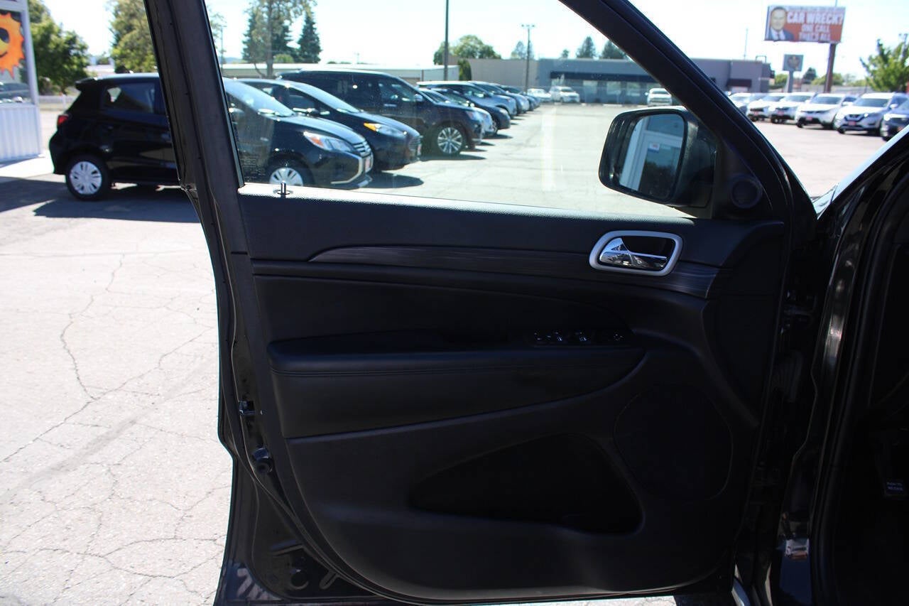 2021 Jeep Grand Cherokee Laredo E 4x4 4dr SUV