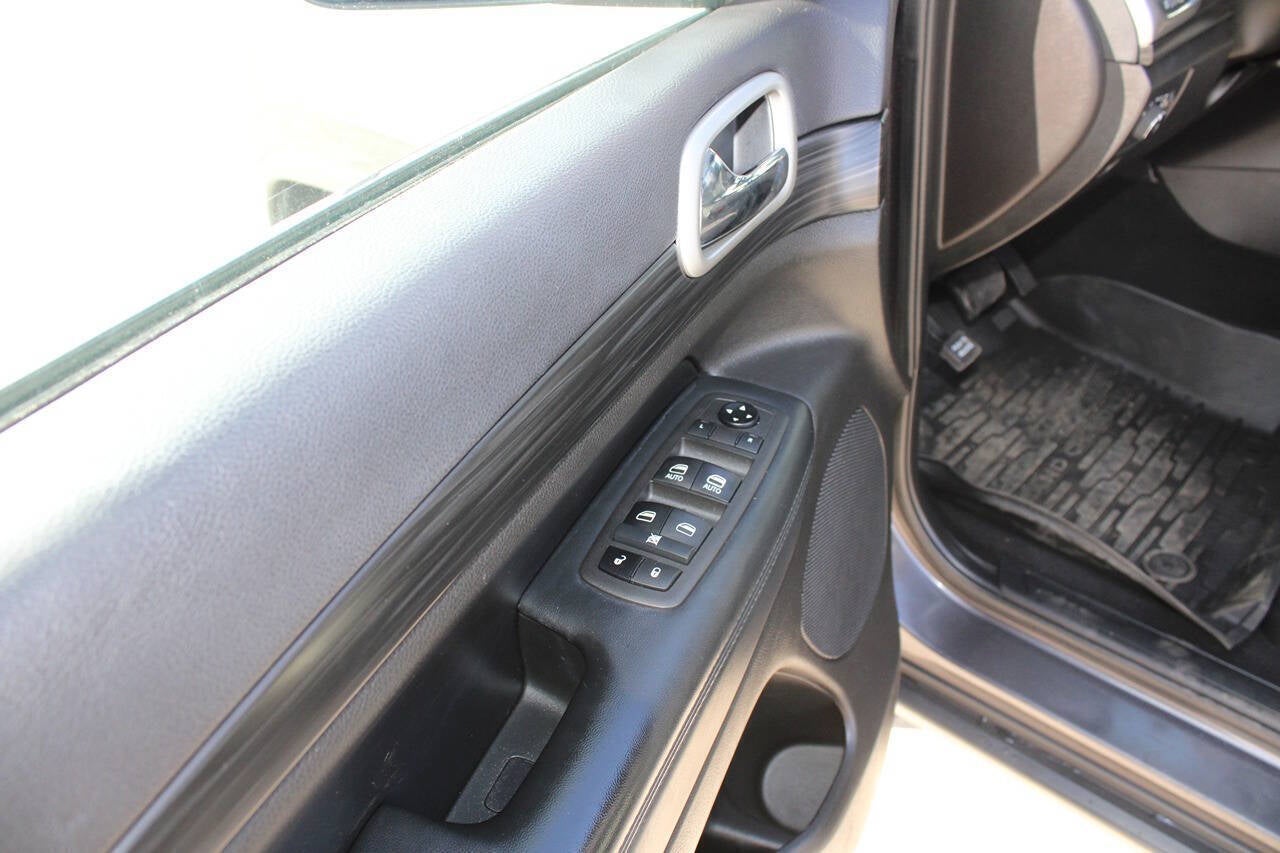 2021 Jeep Grand Cherokee Laredo E 4x4 4dr SUV