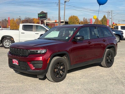 2024 Jeep Grand Cherokee Laredo 4x4 4dr SUV