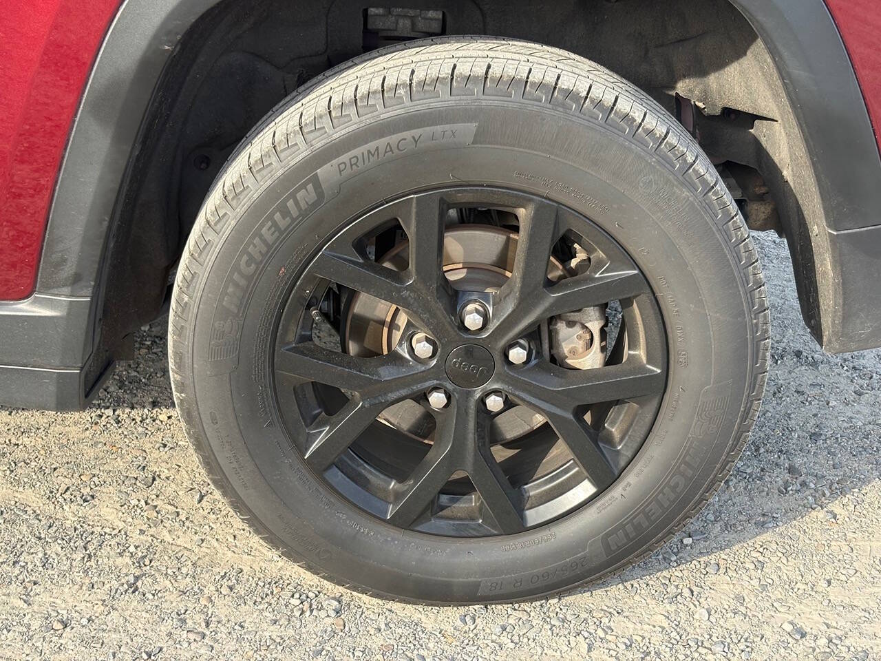 2024 Jeep Grand Cherokee Laredo 4x4 4dr SUV