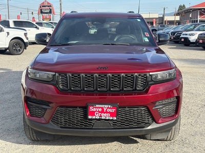 2024 Jeep Grand Cherokee Laredo 4x4 4dr SUV
