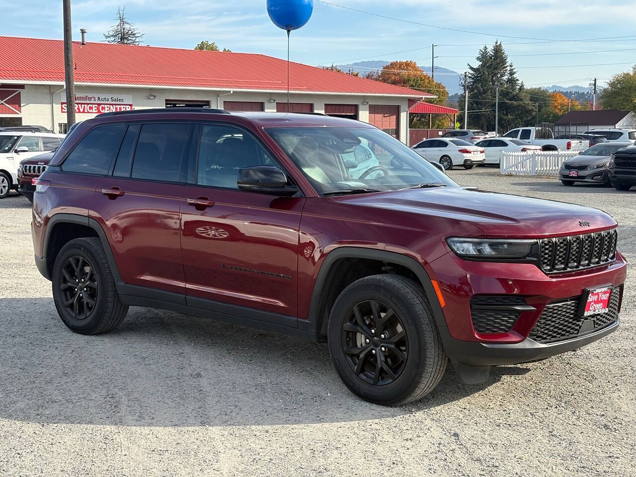 2024 Jeep Grand Cherokee Laredo 4x4 4dr SUV