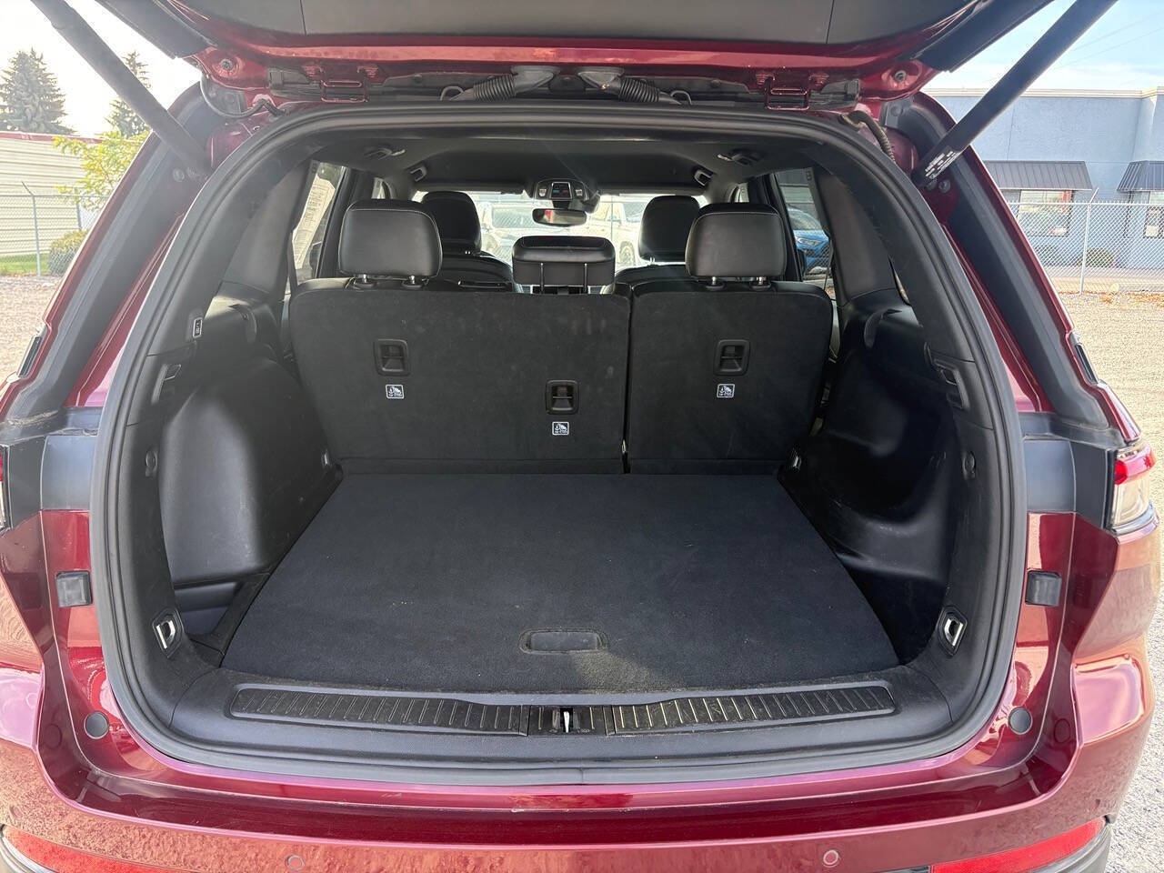2024 Jeep Grand Cherokee Laredo 4x4 4dr SUV