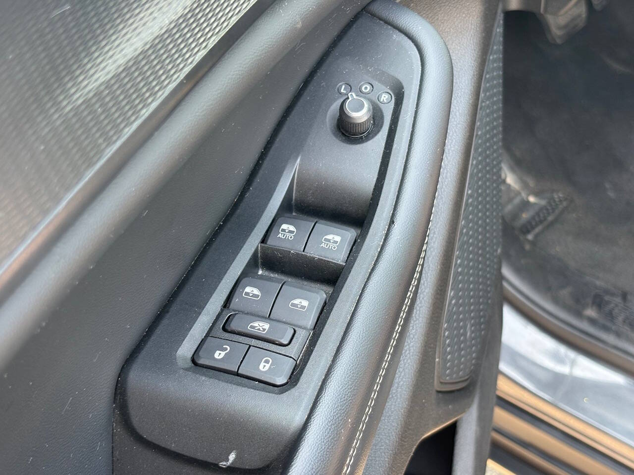 2023 Jeep Grand Cherokee Laredo 4x4 4dr SUV