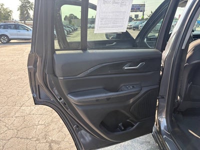 2023 Jeep Grand Cherokee Laredo 4x4 4dr SUV