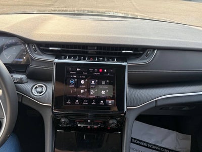 2023 Jeep Grand Cherokee Laredo 4x4 4dr SUV