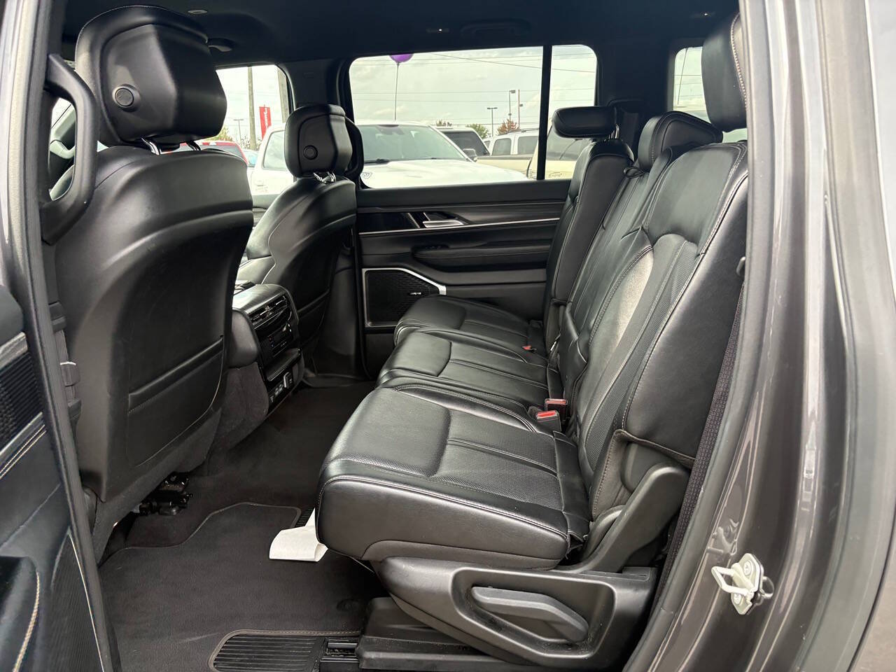 2024 Jeep Wagoneer L Series II 4x4 4dr SUV