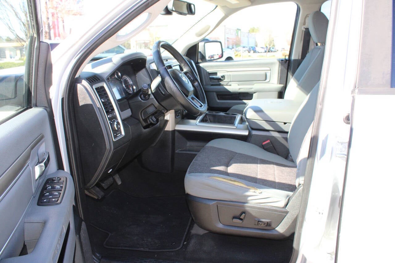 2014 RAM 1500 SLT 4x4 4dr Quad Cab 6.3 ft. SB Pickup