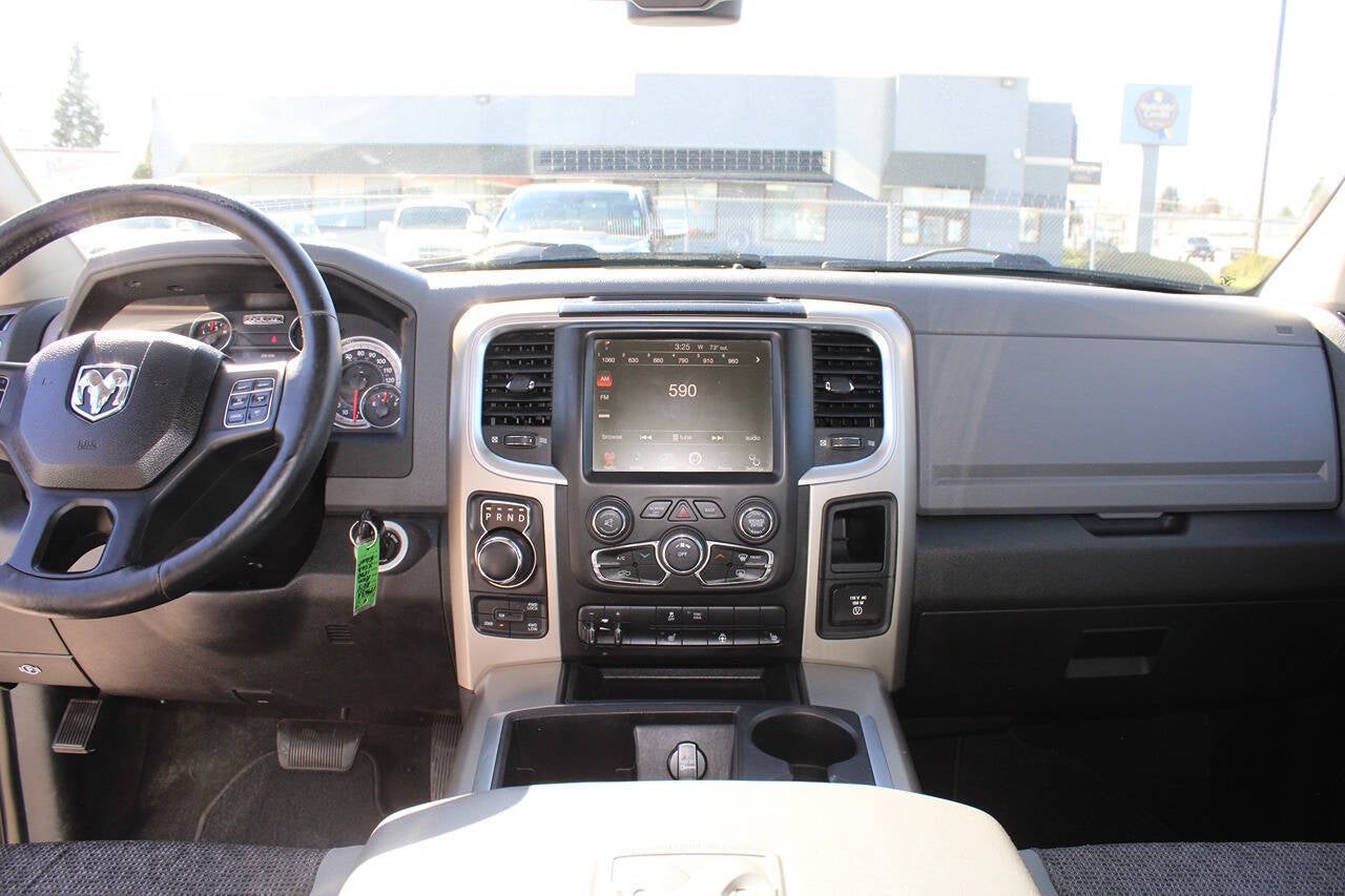 2014 RAM 1500 SLT 4x4 4dr Quad Cab 6.3 ft. SB Pickup