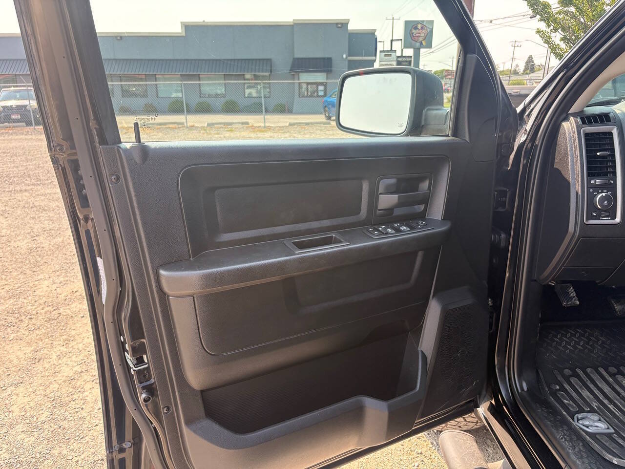 2019 RAM 1500 Classic Tradesman 4x4 4dr Crew Cab 5.5 ft. SB Pickup