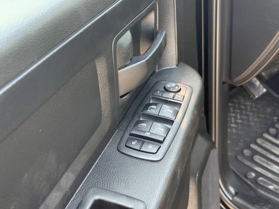 2019 RAM 1500 Classic Tradesman 4x4 4dr Crew Cab 5.5 ft. SB Pickup