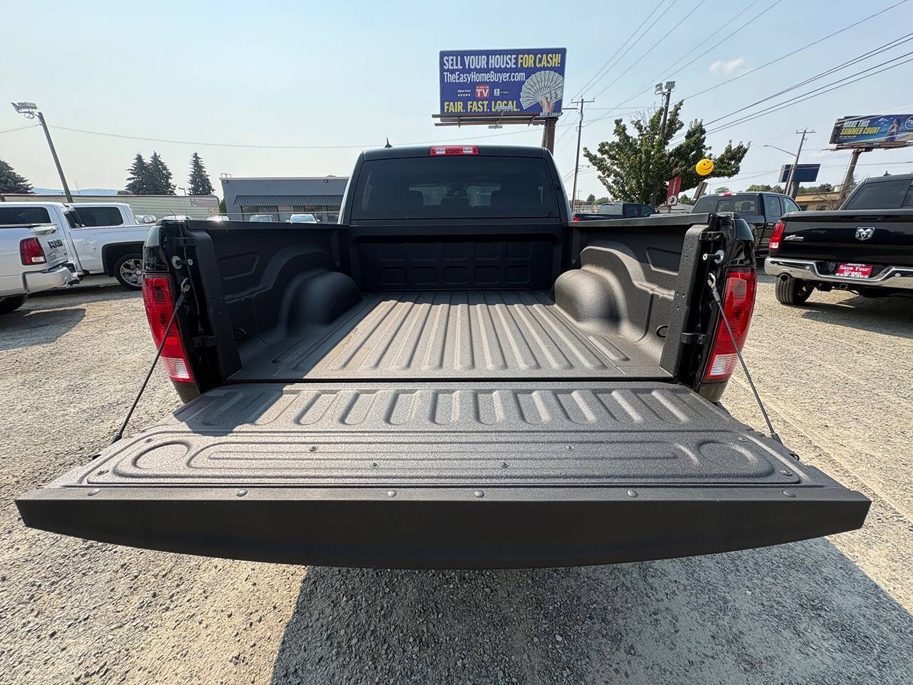 2019 RAM 1500 Classic Tradesman 4x4 4dr Crew Cab 5.5 ft. SB Pickup