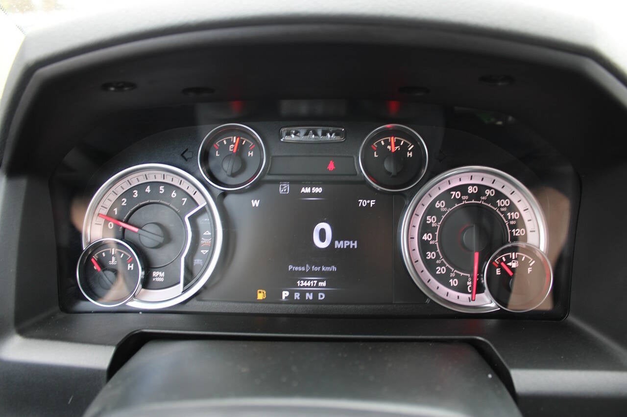 2017 RAM 1500 SLT 4x4 4dr Crew Cab 5.5 ft. SB Pickup