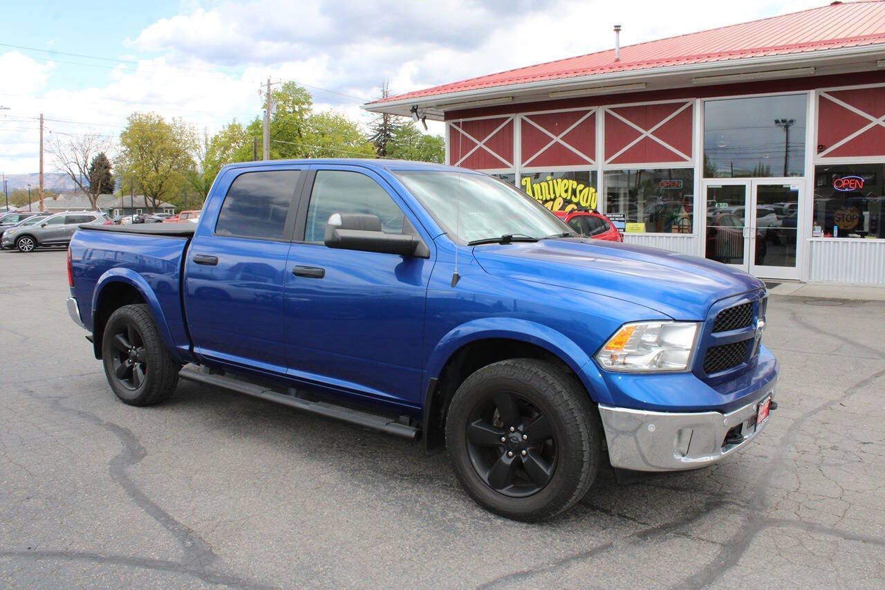 2017 RAM 1500 SLT 4x4 4dr Crew Cab 5.5 ft. SB Pickup