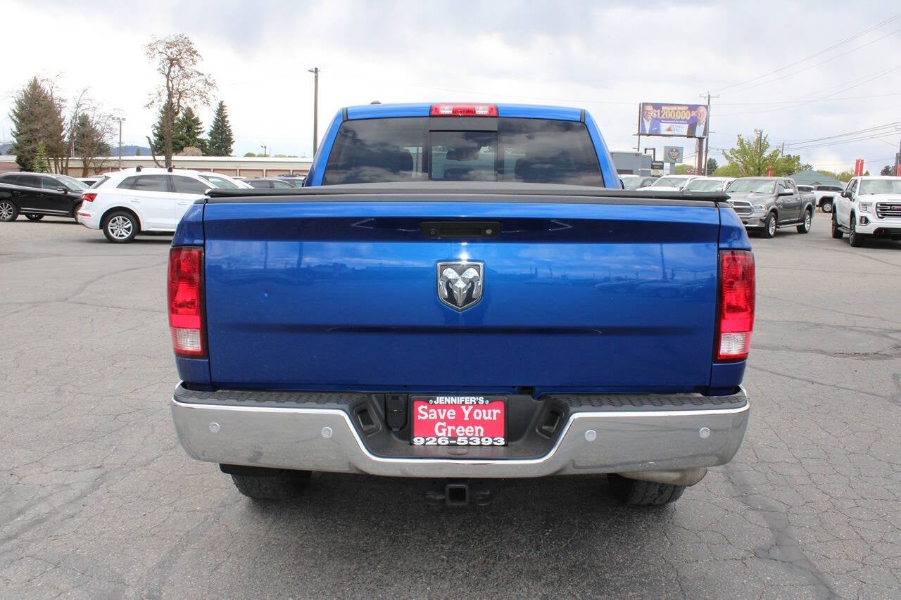 2017 RAM 1500 SLT 4x4 4dr Crew Cab 5.5 ft. SB Pickup
