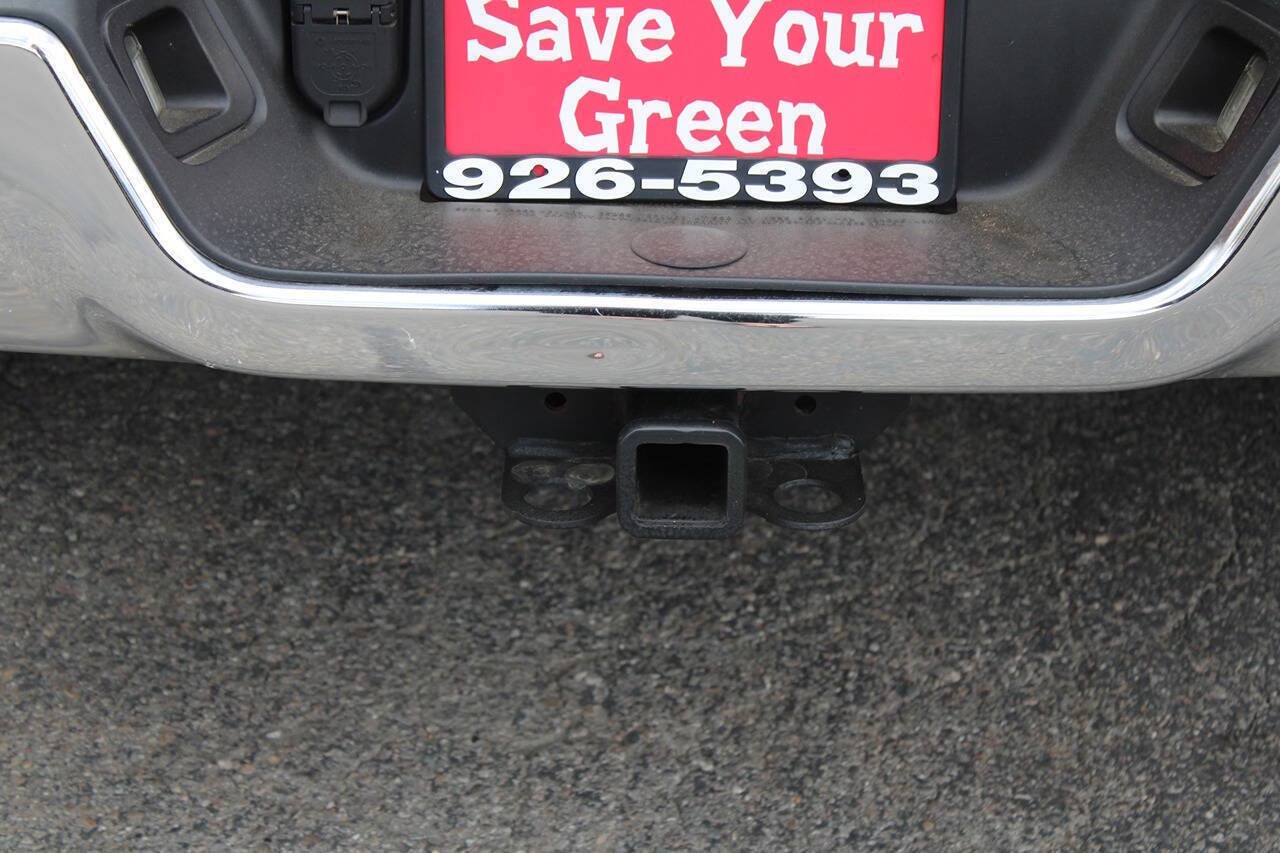 2017 RAM 1500 SLT 4x4 4dr Crew Cab 5.5 ft. SB Pickup