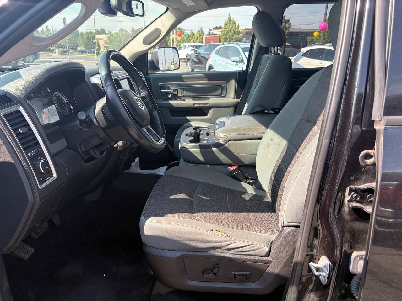 2017 RAM 1500 SLT 4x4 4dr Crew Cab 5.5 ft. SB Pickup