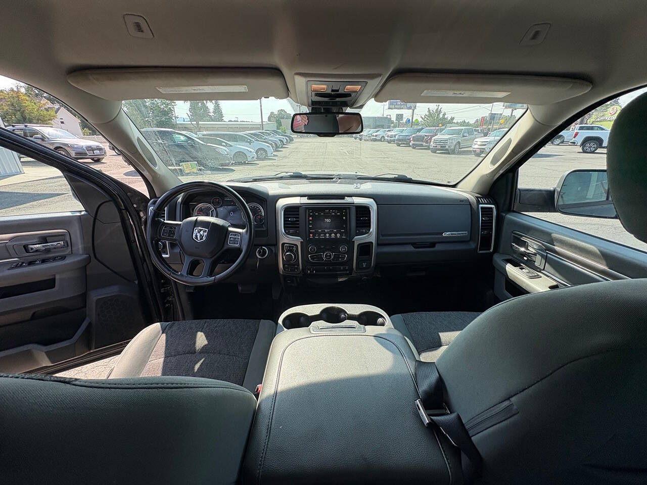 2017 RAM 1500 SLT 4x4 4dr Crew Cab 5.5 ft. SB Pickup