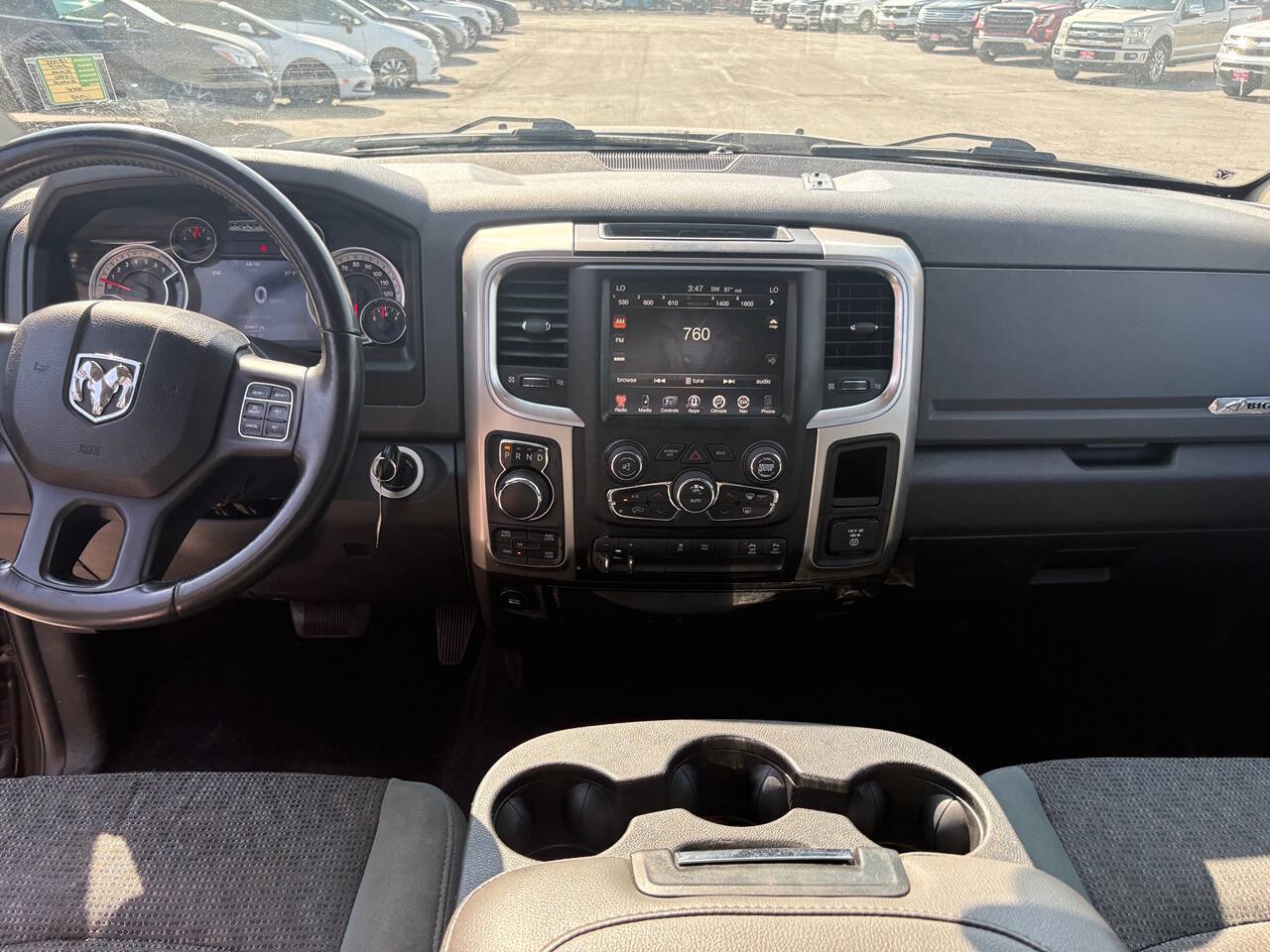 2017 RAM 1500 SLT 4x4 4dr Crew Cab 5.5 ft. SB Pickup