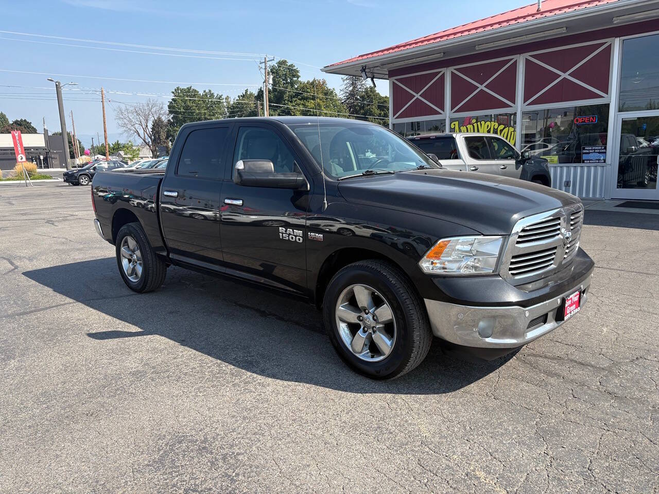 2017 RAM 1500 SLT 4x4 4dr Crew Cab 5.5 ft. SB Pickup