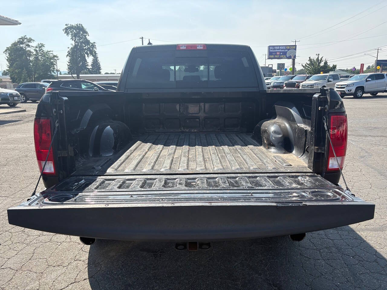 2017 RAM 1500 SLT 4x4 4dr Crew Cab 5.5 ft. SB Pickup