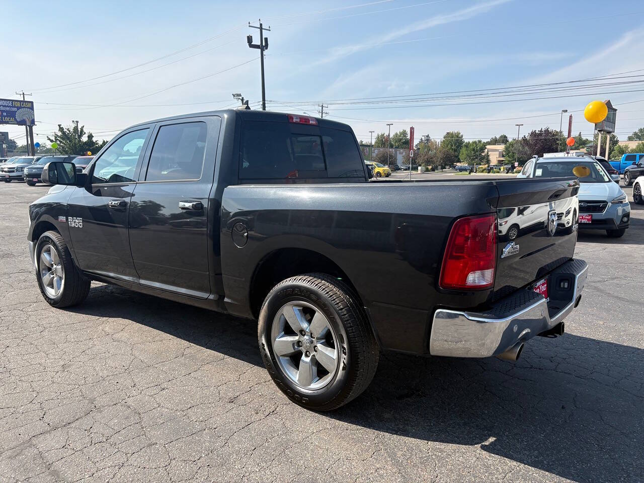 2017 RAM 1500 SLT 4x4 4dr Crew Cab 5.5 ft. SB Pickup