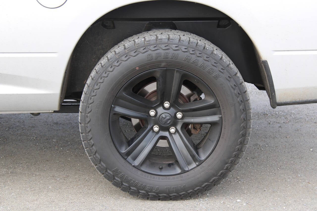 2017 RAM 1500 Night 4x4 4dr Crew Cab 6.3 ft. SB Pickup