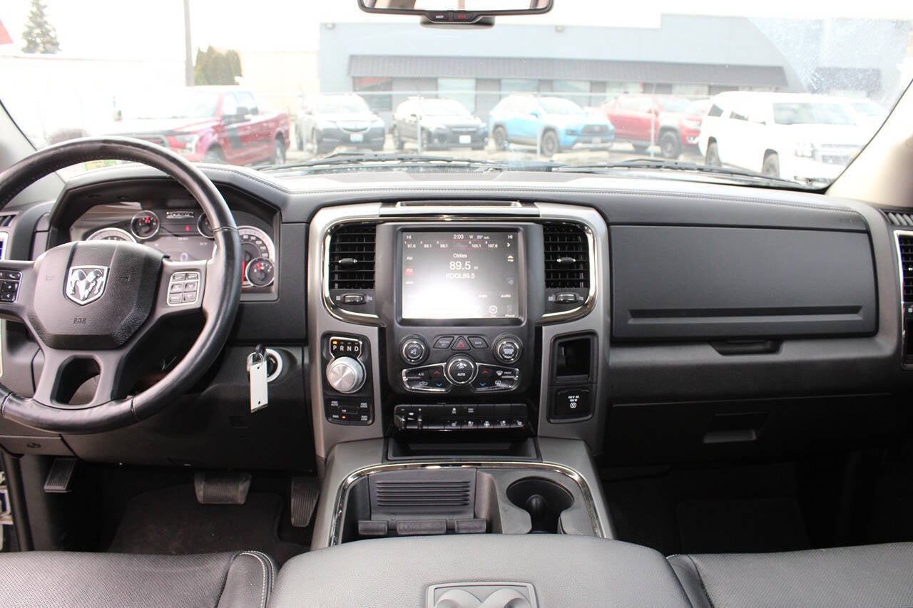 2017 RAM 1500 Night 4x4 4dr Crew Cab 6.3 ft. SB Pickup