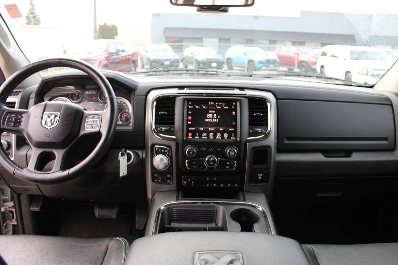 2017 RAM 1500 Night 4x4 4dr Crew Cab 6.3 ft. SB Pickup