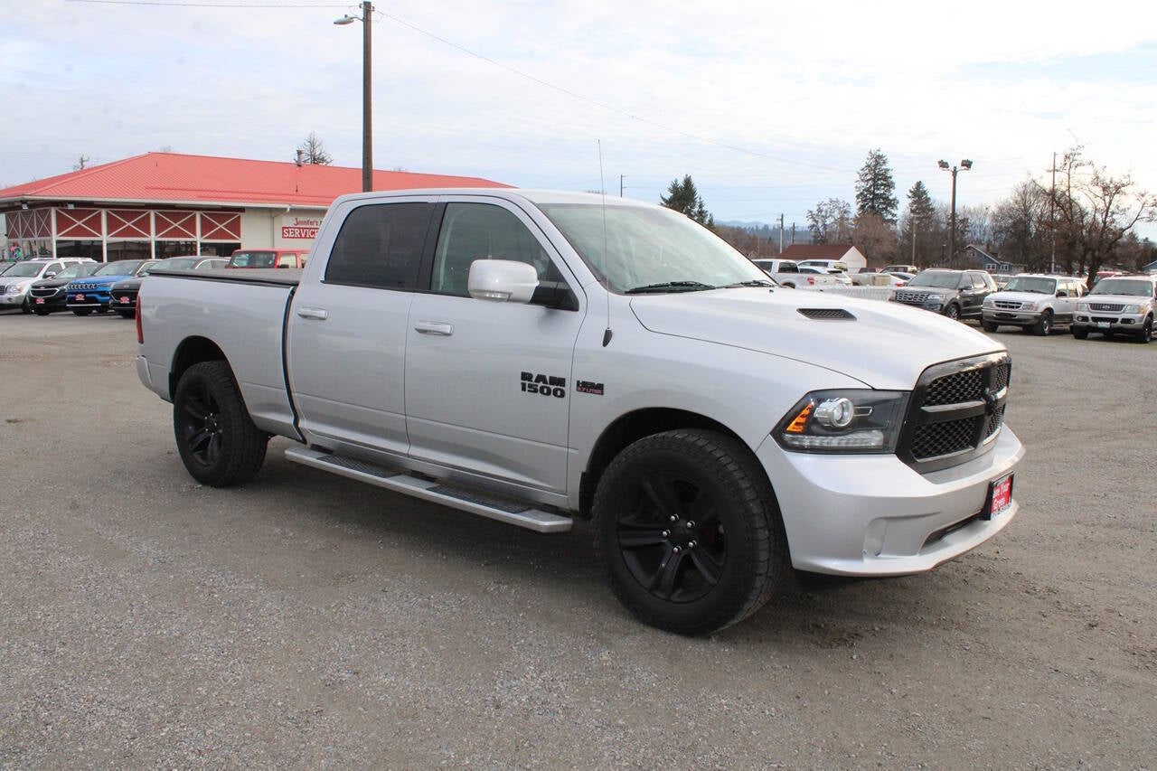 2017 RAM 1500 Night 4x4 4dr Crew Cab 6.3 ft. SB Pickup