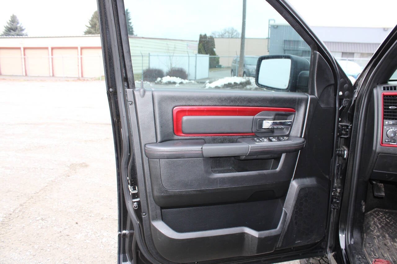 2015 RAM 1500 Rebel 4x4 4dr Crew Cab 5.5 ft. SB Pickup