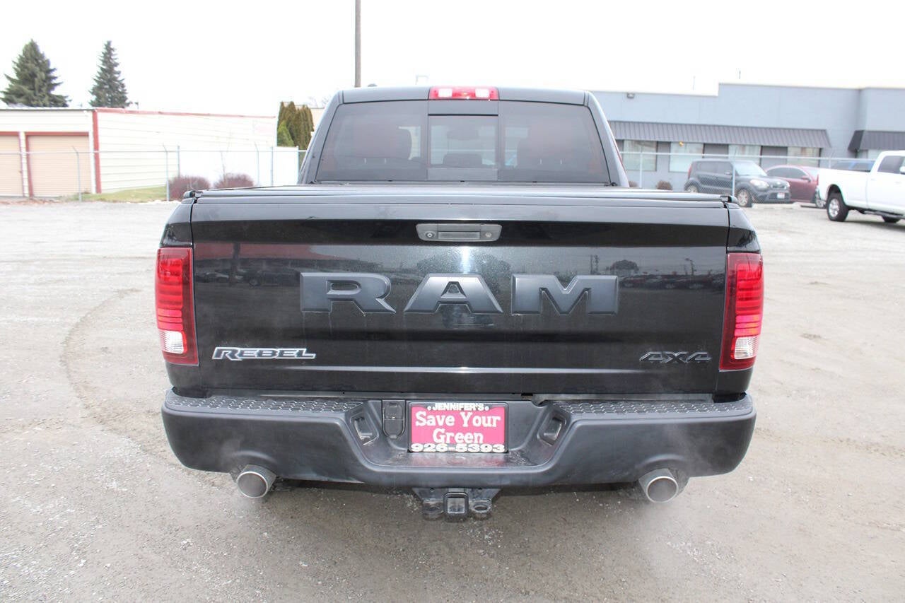 2015 RAM 1500 Rebel 4x4 4dr Crew Cab 5.5 ft. SB Pickup