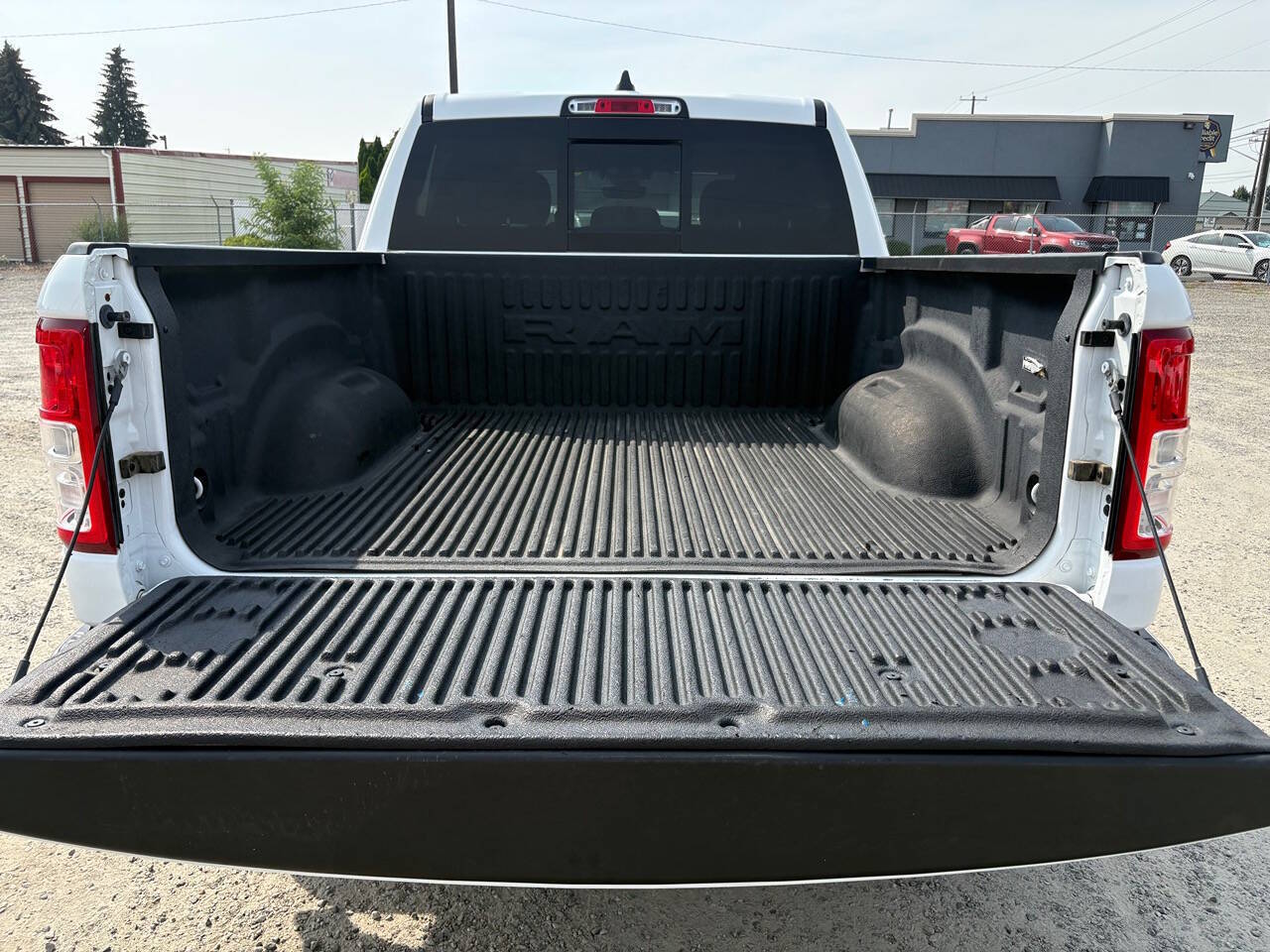 2022 RAM 1500 Big Horn 4x4 4dr Crew Cab 5.6 ft. SB Pickup