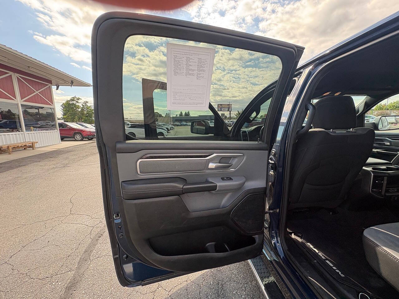 2022 RAM 1500 Lone Star 4x4 4dr Crew Cab 5.6 ft. SB Pickup