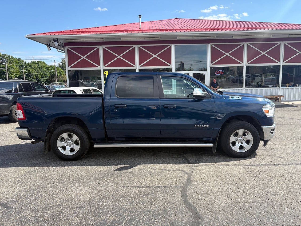 2022 RAM 1500 Lone Star 4x4 4dr Crew Cab 5.6 ft. SB Pickup