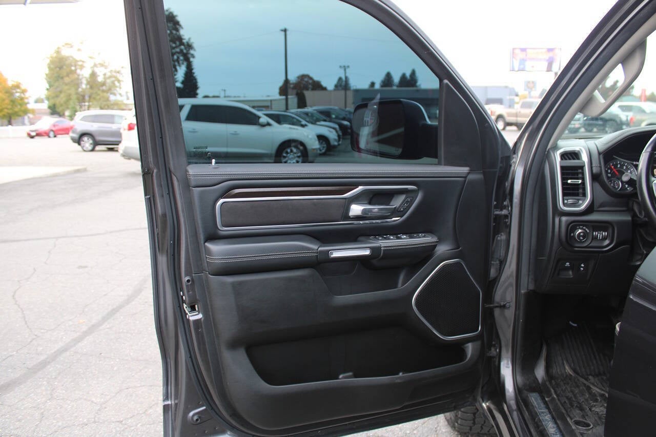 2022 RAM 1500 Laramie 4x4 4dr Crew Cab 5.6 ft. SB Pickup