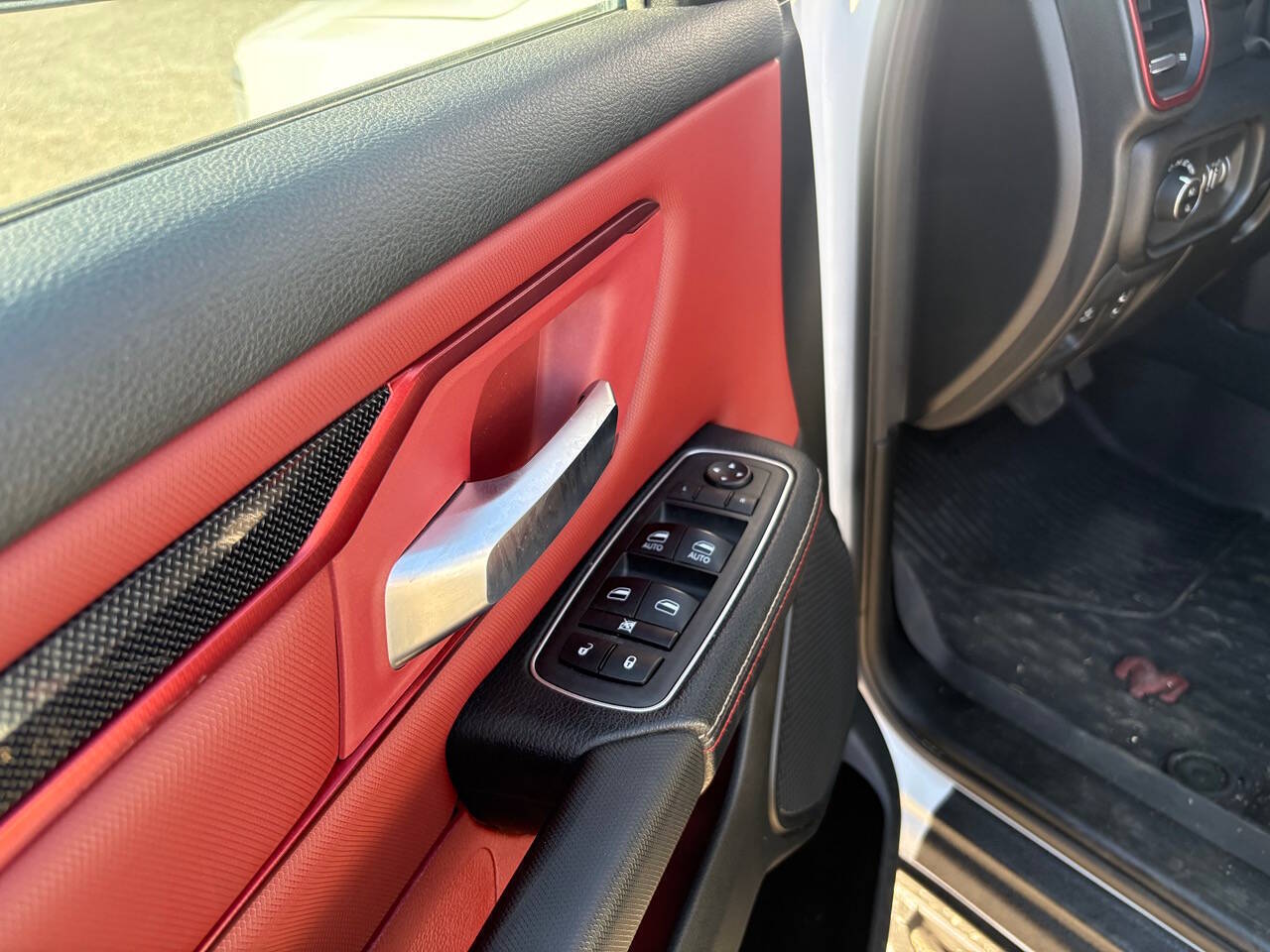 2019 RAM 1500 Rebel 4x4 4dr Crew Cab 5.6 ft. SB Pickup