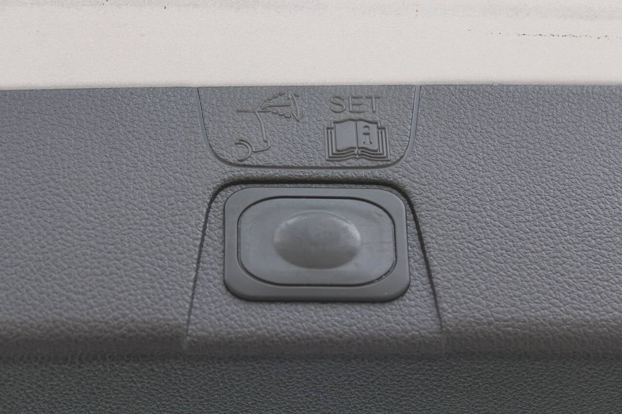 2013 Ford C-MAX Hybrid SEL 4dr Wagon