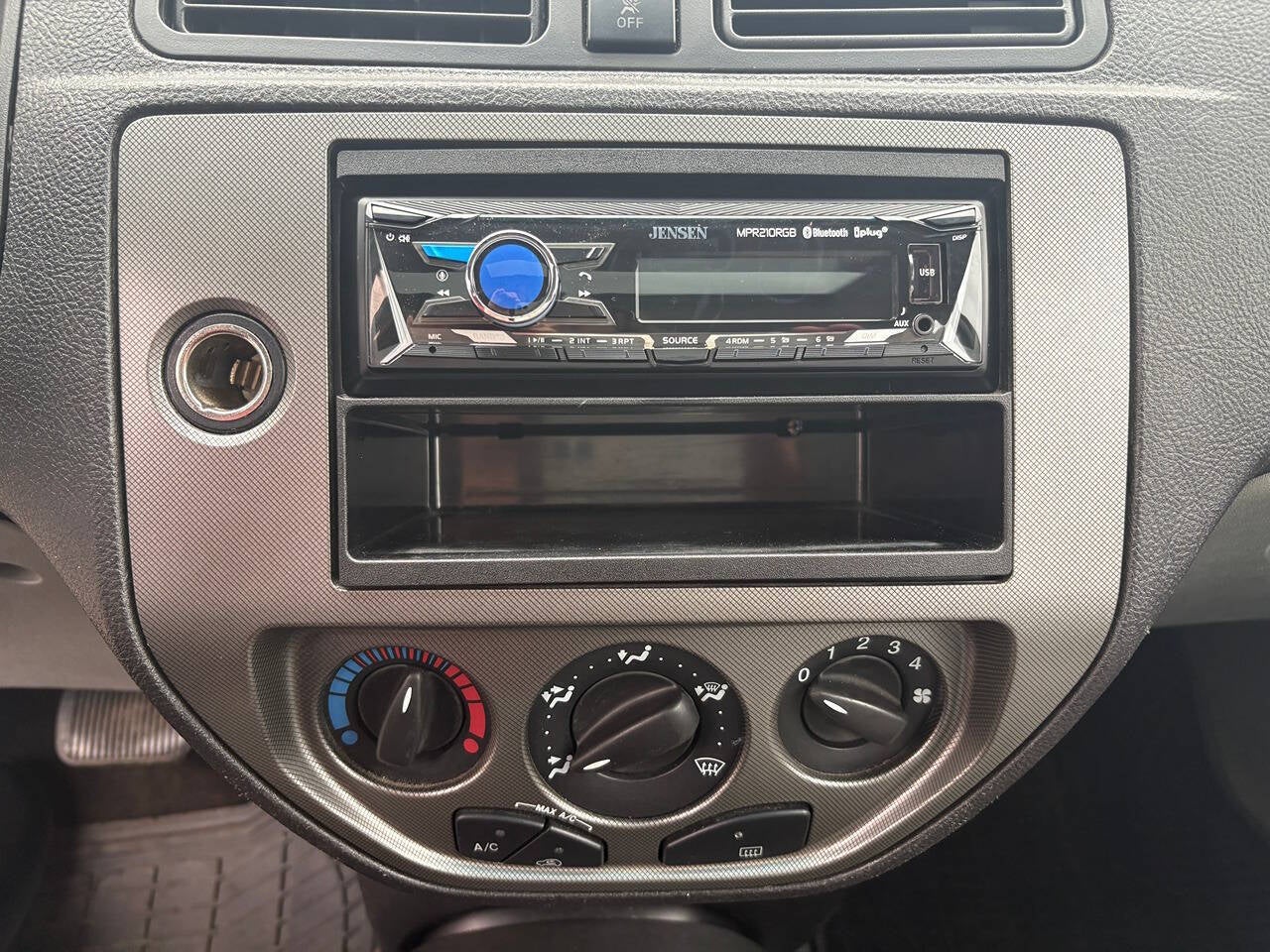 2007 Ford Focus ZX4 SES 4dr Sedan