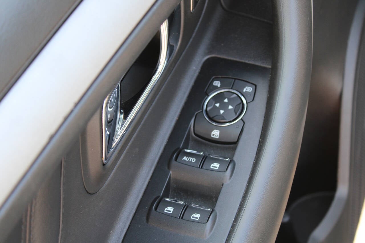 2013 Ford Taurus SEL 4dr Sedan