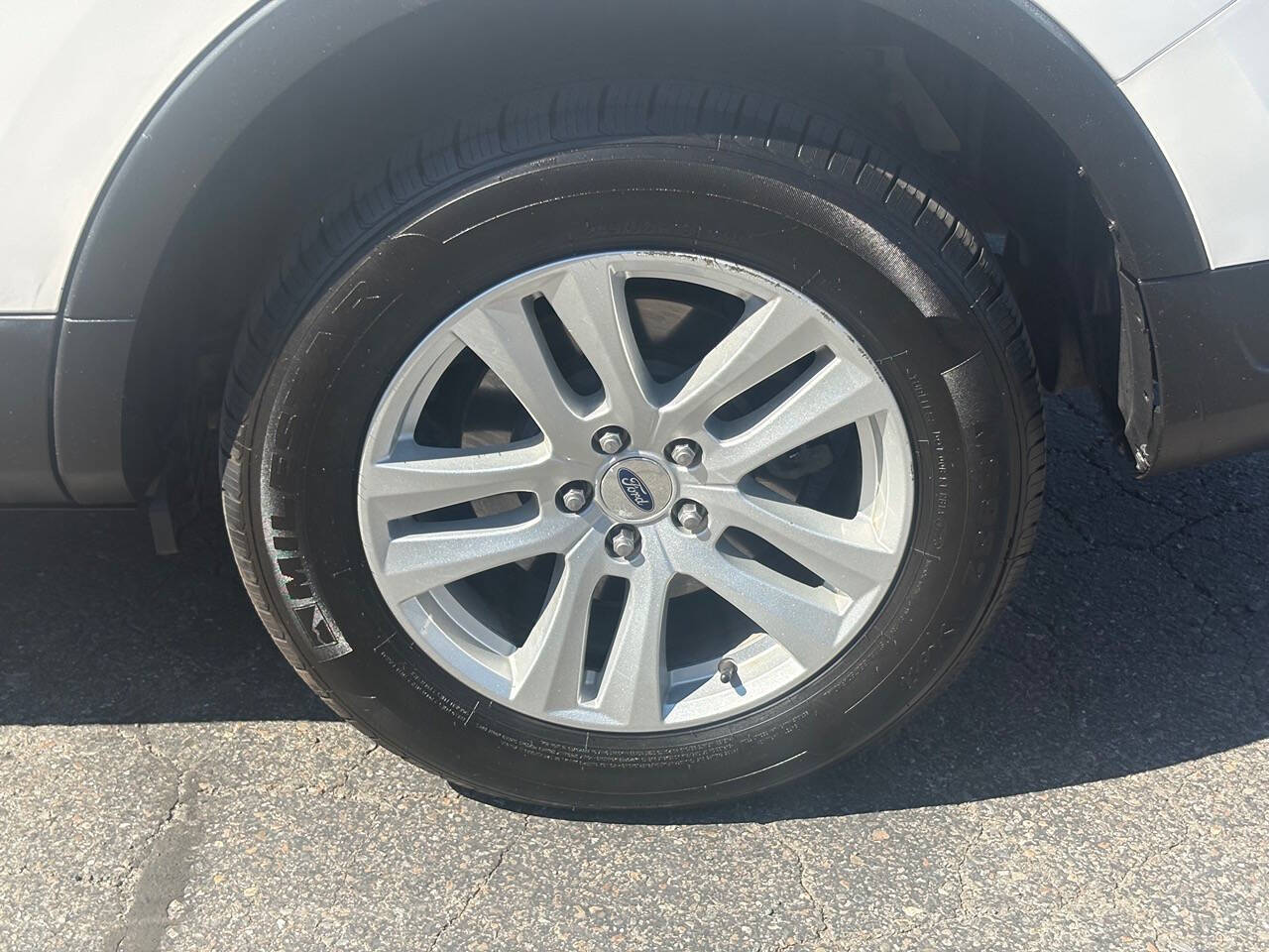 2018 Ford Explorer XLT AWD 4dr SUV