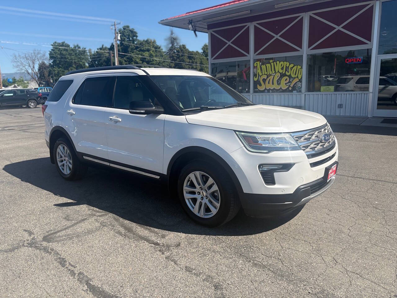 2018 Ford Explorer XLT AWD 4dr SUV