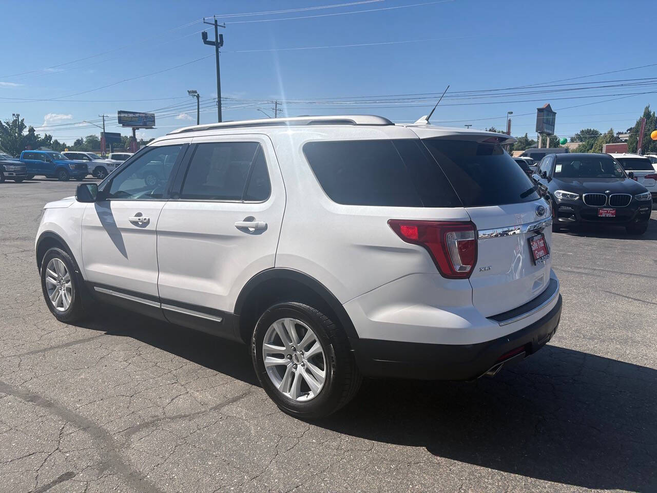 2018 Ford Explorer XLT AWD 4dr SUV